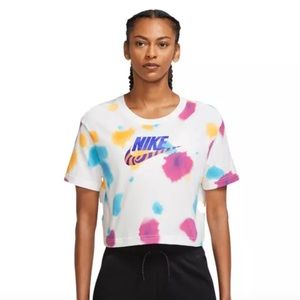 Nike Women's Festival Crop Graphic Short Sleeve T-shirt - Women's Large - NWT